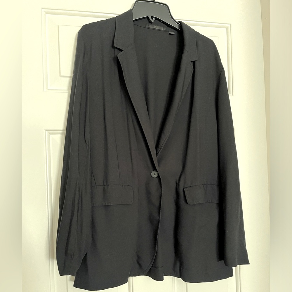 Uniqlo thin blazer in black